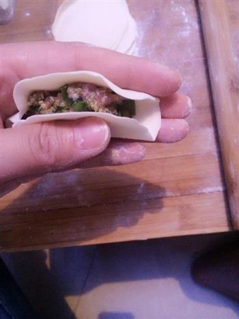 韭菜猪肉饺子的做法步骤7