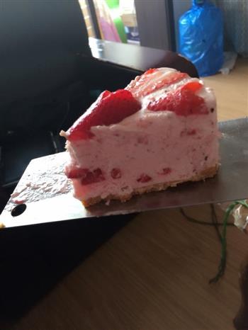 自创草莓免烤蛋糕的做法图解4
