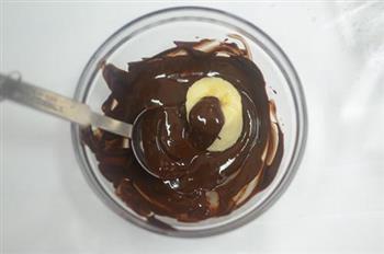 巧克力香蕉椰蓉球的做法步骤4