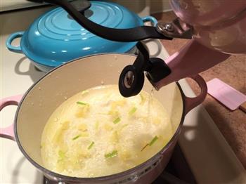 牛奶蛤蜊汤的做法步骤3