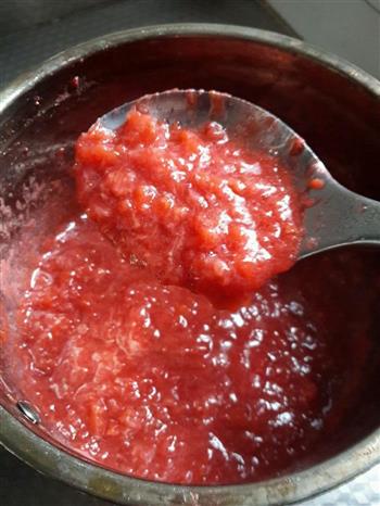 草莓菠萝酱的做法步骤1