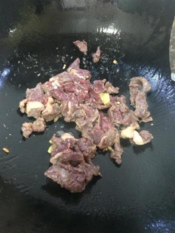 青椒洋葱炒牛肉的做法步骤5
