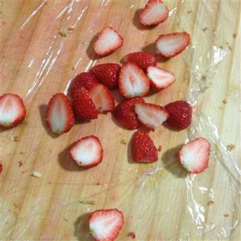 草莓慕斯蛋糕的做法图解11