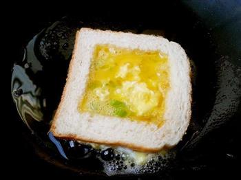 全民赛西红柿炒鸡蛋-创意荷包鸡蛋的做法步骤3
