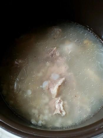 薏米排骨汤的做法图解2