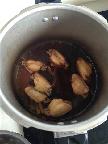 香酥鸡翅用普通平底锅就可的做法步骤1