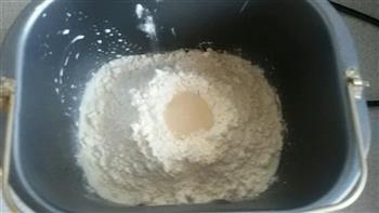 面包机揉面版牛奶拉丝面包-超好吃的做法图解2