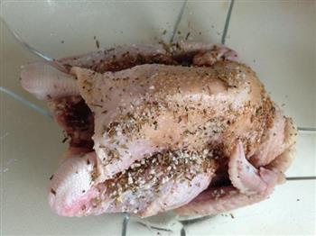 黑胡椒海盐烤全鸡的做法步骤3