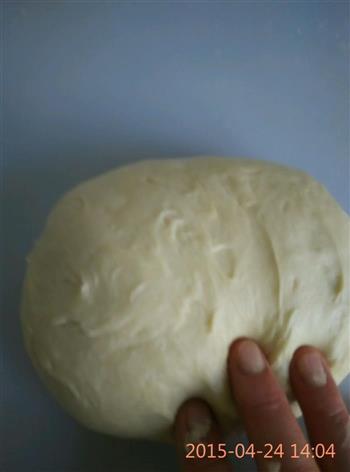 没有面包机也可以手工快速揉出面筋膜附绣球包步骤图的做法步骤12