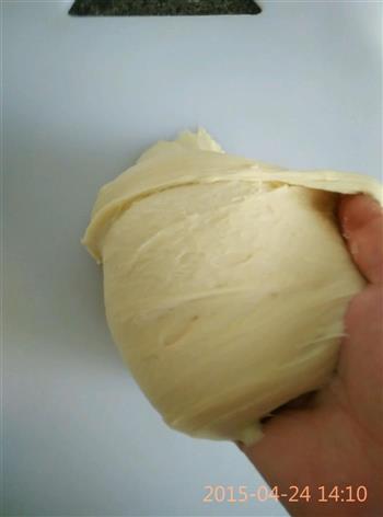 没有面包机也可以手工快速揉出面筋膜附绣球包步骤图的做法步骤13