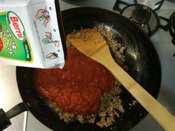 太正宗的番茄肉酱意大利面的做法步骤5