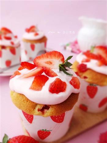 草莓纸杯蛋糕的做法步骤15