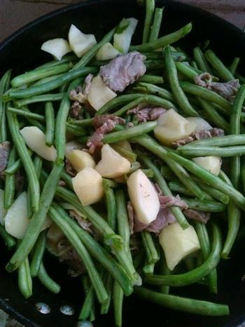 猪肉土豆炖豆角的做法步骤3