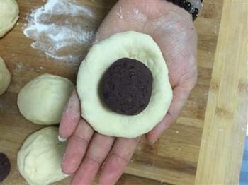 红豆沙面包/紫薯面包面包店成色六个量的做法步骤2