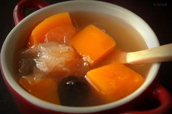 初夏甜蜜的清凉-薏米木瓜银耳汤的做法图解1
