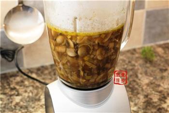野生菌菇奶油浓汤的做法步骤5