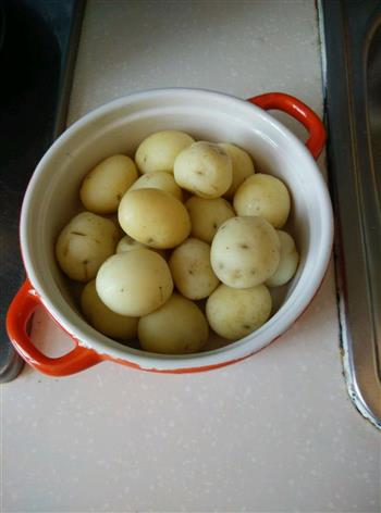 红烧小土豆的做法步骤2