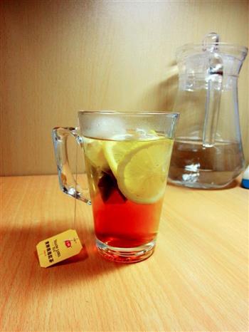 蜂蜜柠檬红茶的做法步骤1