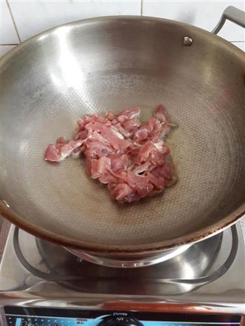 芹菜炒肉片的做法步骤2