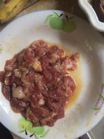 蚝油香菇炒肉片的做法图解1
