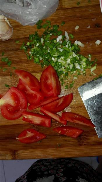 紫菜番茄肉丸汤的做法步骤2