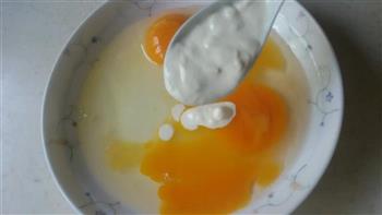 奶香鸡蛋肉松卷的做法步骤1