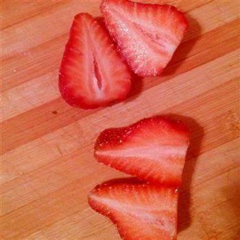 草莓酸奶慕斯的做法图解3