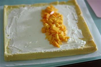 芒果奶油蛋糕卷的做法步骤14