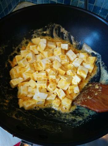 蟹黄豆腐的做法步骤6