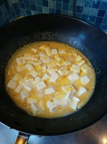 蟹黄豆腐的做法步骤7