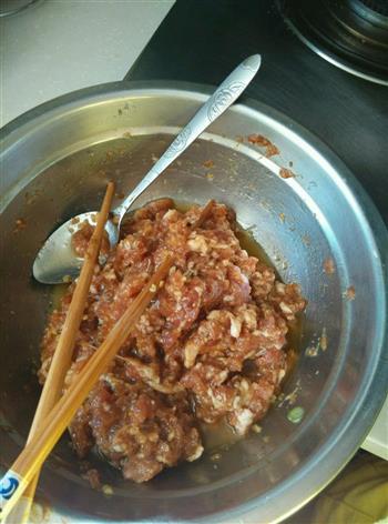 柳叶芸豆酱肉包的做法步骤2
