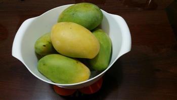 甜品芒果椰汁西米露的做法步骤1