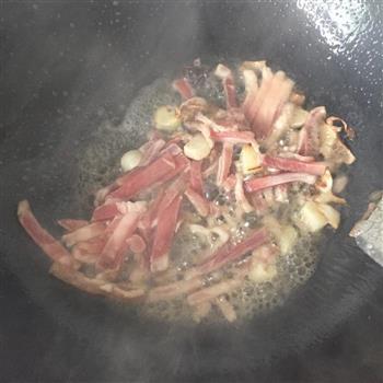 尖椒炒肉的做法步骤3