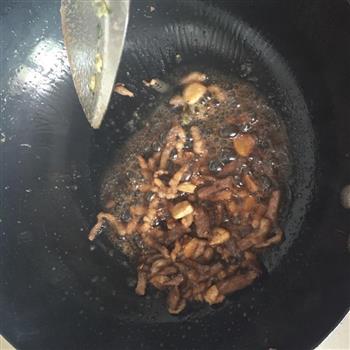尖椒炒肉的做法步骤4