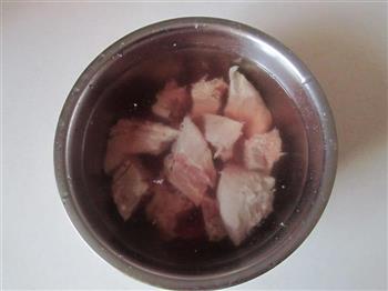 玉米蚕豆排骨汤的做法步骤1