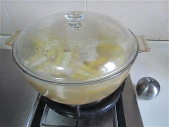 玉米蚕豆排骨汤的做法图解8