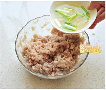 弹牙多汁满口汤的鲅鱼饺子的做法步骤5