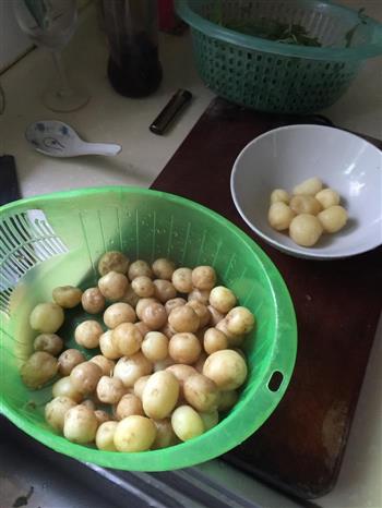 葱油小土豆的做法步骤1