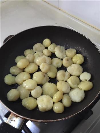葱油小土豆的做法步骤2