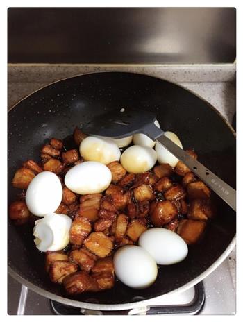 鸡蛋红烧肉的做法步骤3