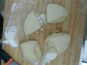 红豆沙花式面包的做法步骤2