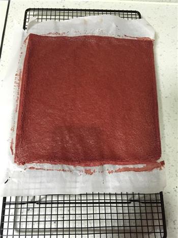 红丝绒榴莲蛋糕卷的做法步骤7