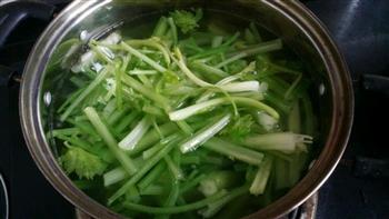 土芹菜炒肉丝的做法步骤3