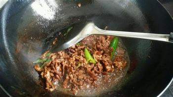 土芹菜炒肉丝的做法步骤6