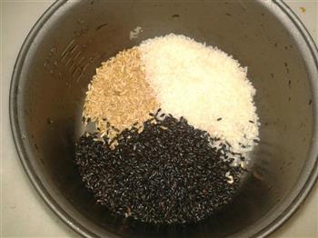 补血三色米粥的做法步骤1