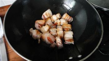 百叶结红烧肉的做法步骤2