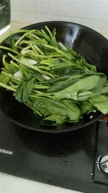 家常菜-清炒菠菜的做法图解2