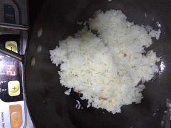 翡翠蛋炒饭的做法步骤4