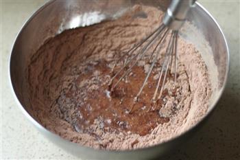 巧克力裸蛋糕的做法步骤4