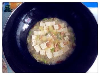 白菜炖豆腐汤的做法步骤3